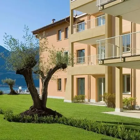 Contemporary Maggiore Apartment *